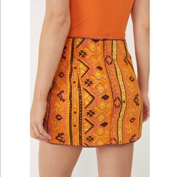 NWT FREE PEOPLE Woodblock Design Print Faux Wrap Tie Side Mini Skirt Size XS - Picture 5 of 14